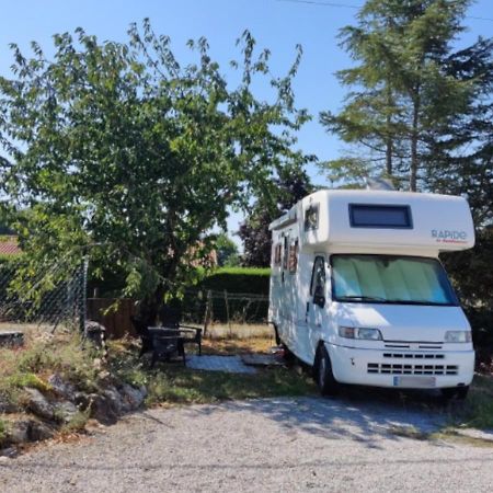 Labessiere-Candeil Charmant Camping-Car A La Campagne מראה חיצוני תמונה