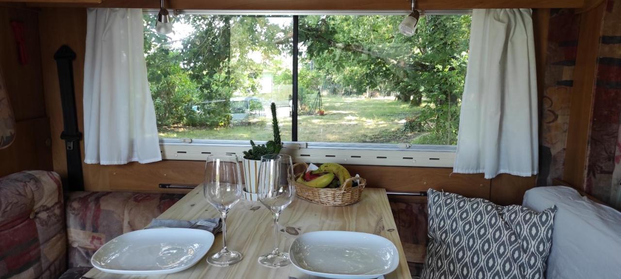 Labessiere-Candeil Charmant Camping-Car A La Campagne מראה חיצוני תמונה