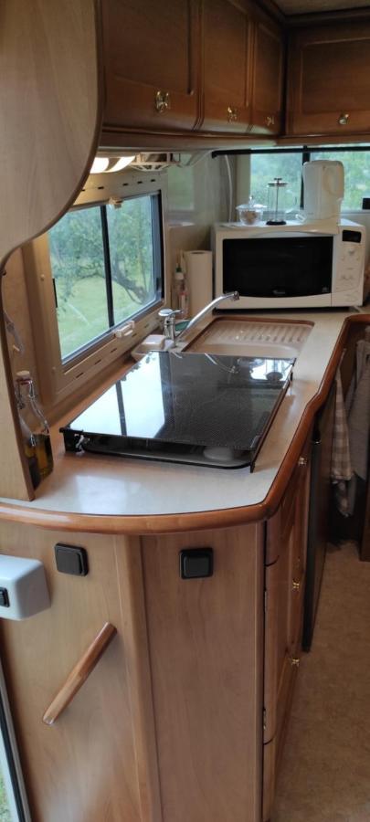 Labessiere-Candeil Charmant Camping-Car A La Campagne מראה חיצוני תמונה