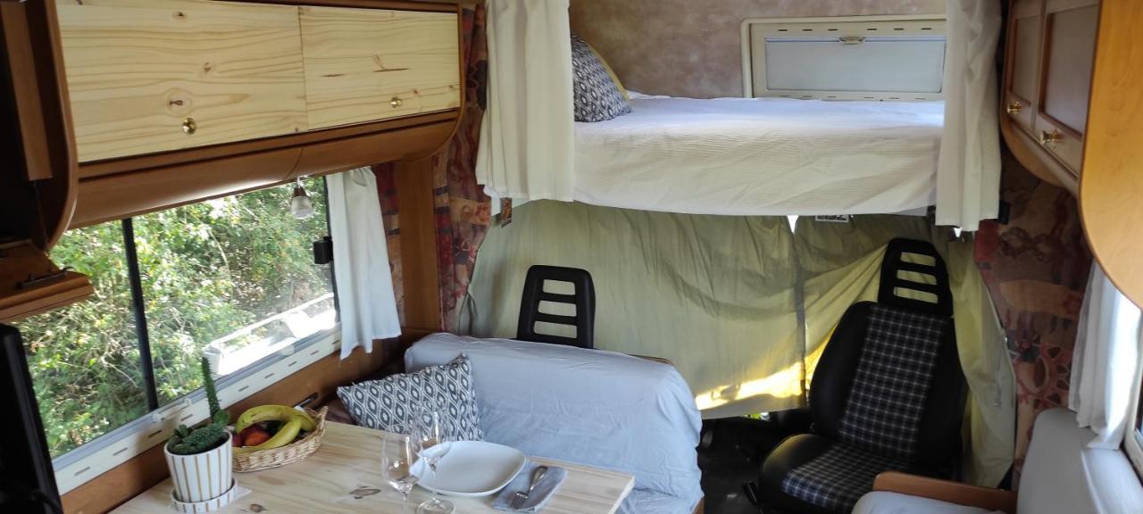 Labessiere-Candeil Charmant Camping-Car A La Campagne מראה חיצוני תמונה
